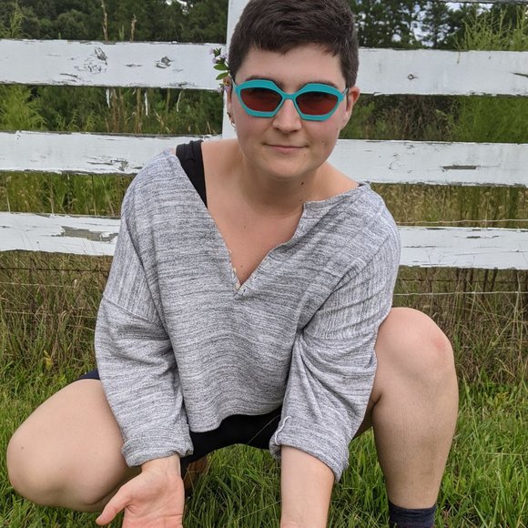 Meet your Posher, Zoe - Picture 1 of 1